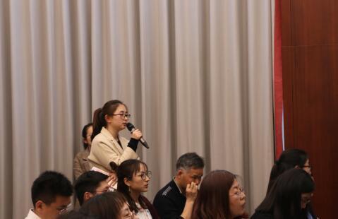 素衣輕拂圓球手持细雨斜风晚更多打一准确生肖警惕虚假宣传、全面解答与解释、实时解答解释落实